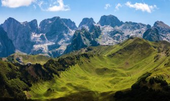 Požar u NP Prokletije stavljen pod kontrolu