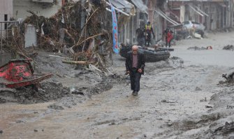 Najmanje 27 osoba stradalo u poplavama u Turskoj