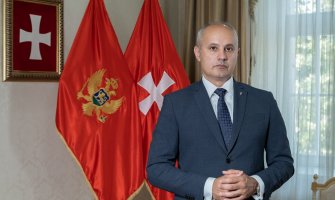 Kašćelan: Ustoličenje Joanikija na Cetinju igranje s vatrom