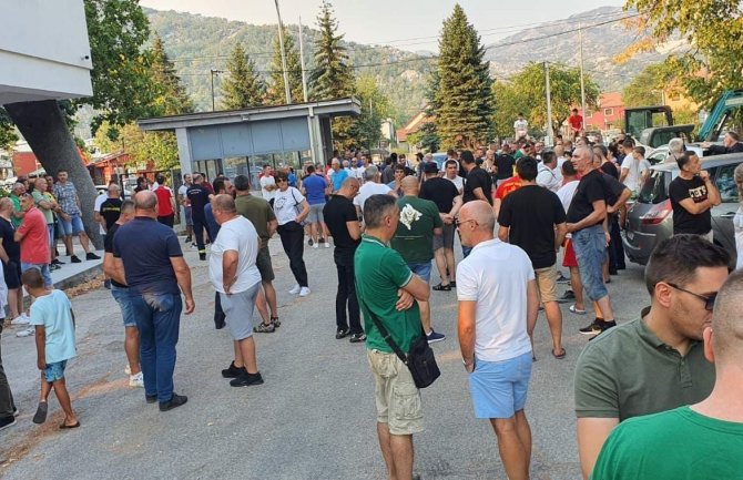 Protest 22. avgusta kod Lovćenske vile: Pokažimo da Crne Gore kao kockice u 