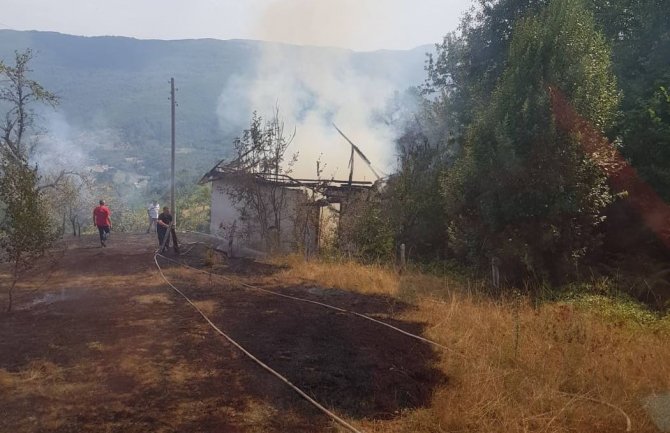 Bjelopoljski vatrogasci ugasili požar u Femića kršu, aktivna još dva na nepristupačnim lokacijama