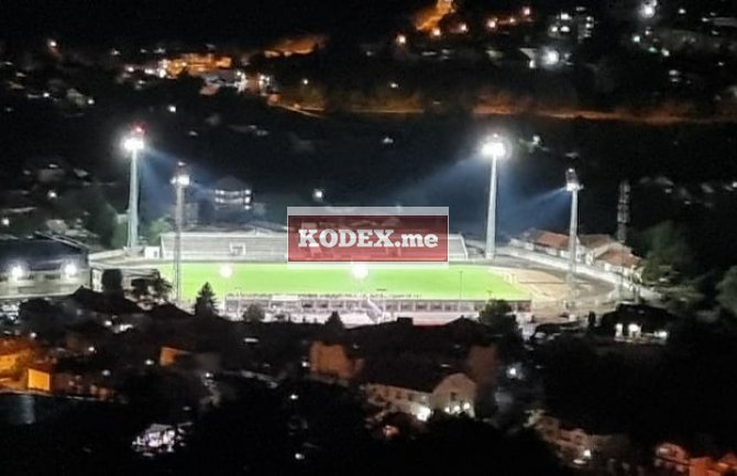 Reflektori zasijali na stadionu, utakmice i u večernjim terminima u Bijelom Polju