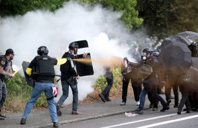 Protesti u Portlandu: Sukob ljevičarskih i desničarskih grupa