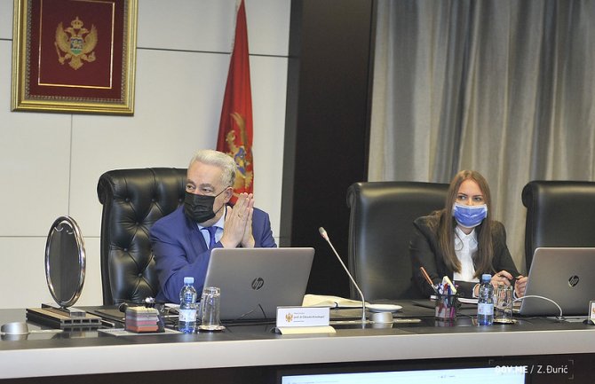 Vlada: Pooštriti mjere zbog sve lošije epidemiološke situacije