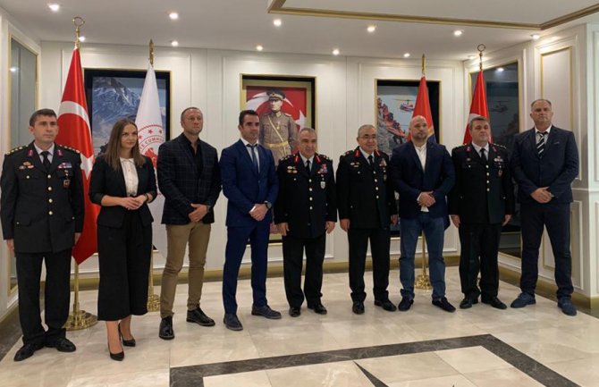 Rakonjac u službenoj posjeti Žandarmeriji Turske: Intenzivna saradnja i razmjena znanja