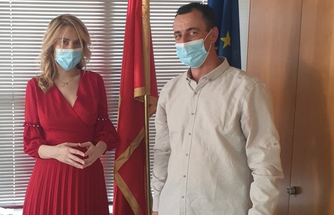 Iseljenici će finansirati izgradnju škole u Gusinju