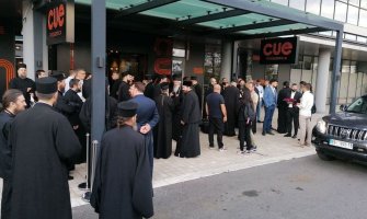 Patrijarh SPC i mitropolit Joanikije krenuli ka Cetinju pa vraćeni  za PG (Video)