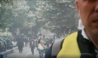 TVCG snimila demonstranta sa Molotovljevim koktelom u ruci