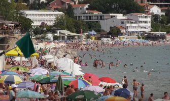 U hotelima skoro duplo manje turista nego 2019. godine