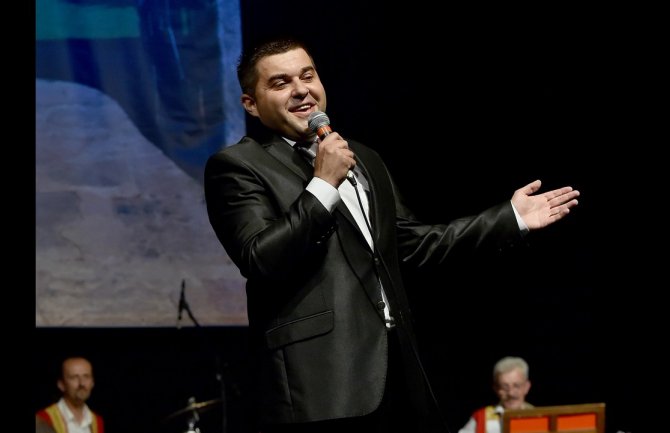 Laketić vraćen na posao