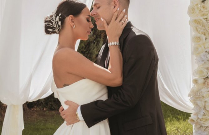 Porodila se pjevačica Katarina Grujić: Na svijet donijela djevojčicu