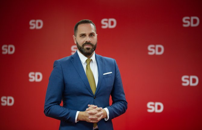 Čelanović: Todorović da kaže da li je u sukobu interesa