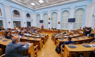 Omogućiti ravnopravno korišćenje Cetinjskog manastira svim pravoslavnim vjernicima, zabranjeni radovi bez saglasnosti Prijestonice