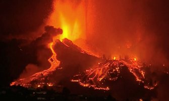 Zbog erupcije vulkana evakuisano 6.000 ljudi