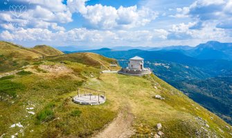 Pogledajte prelijepe kadrove kapele na Bikovači na planini Bjelasici(VIDEO)