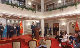 Bečić: Moguć dogovor o rekonstrukciji Vlade, URA nije zapostavljena, izbori 2024.