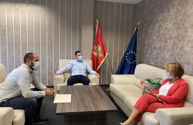 Razgovarali o rješavanju problema urušenog krova bazena