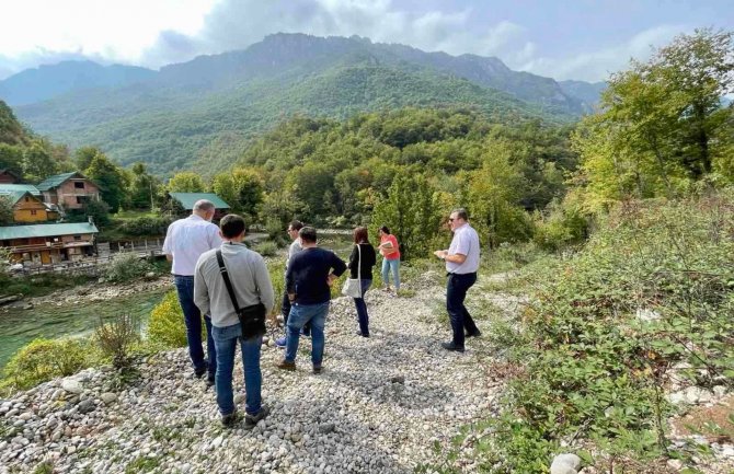Izvršiti precizna geodetska mjerenja poprečnih profila u pograničnom pojasu rijeka Tare i Pive