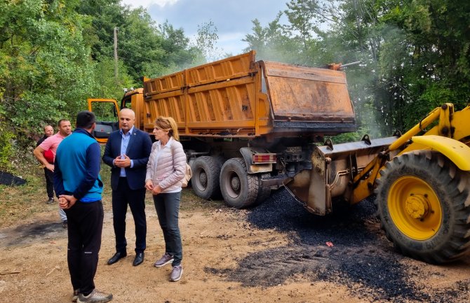 Prijestonica Cetinje: Rekonstruisano oko 60 kilometara seoskih puteva