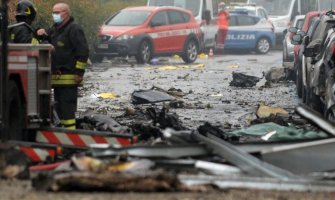 Avion udario u zgradu u Milanu. osmoro mrtvih, među žrtvama i dijete 