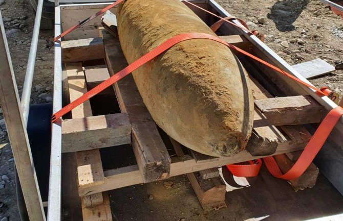 Radnici CRBC-a pronašli avio bombu tešku 453 kg(FOTO)