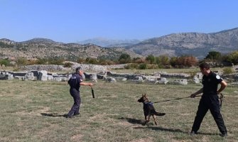  Realizovana obuka službenih pasa sa instruktorima iz španske policije