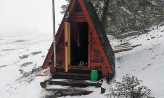 Osim na Bjelasici, snijeg pao i na Žabljaku(FOTO)