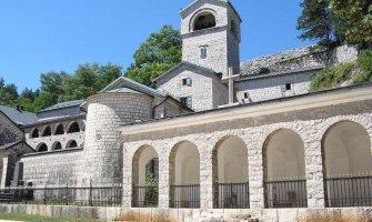 Proces nestanka samostalne crkve crnogorskog naroda, vijek kasnije se pokušava dovesti do kraja