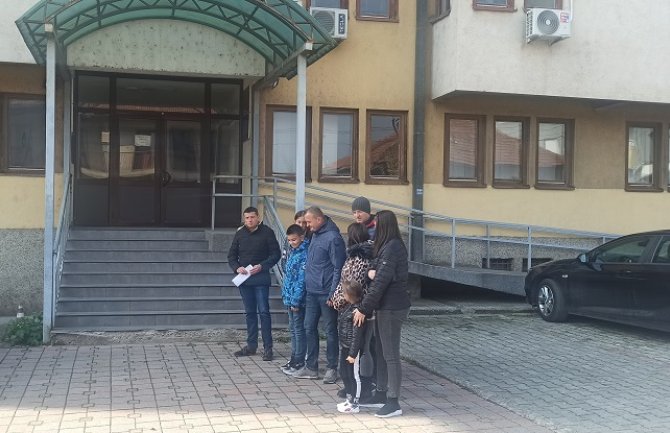 Roditelji inficiranih beba protestovali: Presuda sramna, ispraviti nepravdu