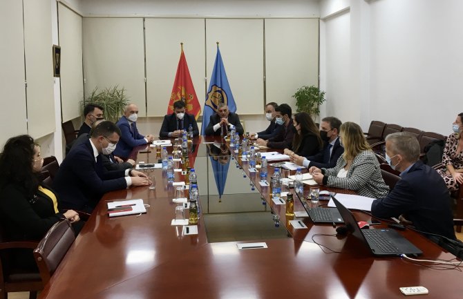 Održana prezentacija holandske kompanije Damen na temu pomorskog linijskog prevoza u Bokokotorskom zalivu