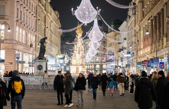 Uprkos zatvaranju nevakcinisanih broj zaraženih u Austriji veliki