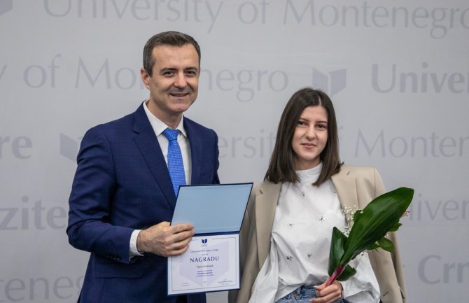 Tijana Drobnjak,najbolja studentkinja Filološkog fakulteta: Priznanje dosadašnjeg truda, rada i zalaganja