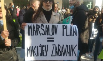 Protest na Cetinju: Narod bez jezika nije narod! Smrt fašizmu – sloboda Crnoj Gori!