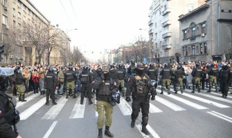 Blokade u Srbiji, građani na ulicama i mostovima, policijski kordoni...(VIDEO)