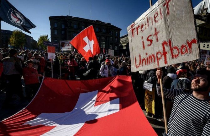  Švajcarci na referendumu podržali novi kovid zakon: Uvode zdravstvenu propusnicu