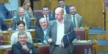 Knežević: Skupština kao Zadruga, URA je Dalila, mi sa Demokratama, SNP-om i ostalimo smo Dejan, a DPS je Filip