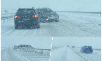 Snijeg napravio haos na auto-putu u Miloš Veliki u Srbiji