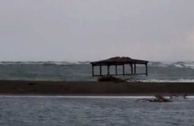 Zakupcu more odnijelo hidrofor, ležaljke, terasu od 32 kvadrata i potkopalo restoran: 