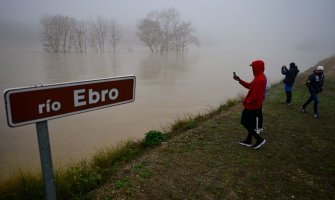 Španija: U poplavama najmanje dvoje mrtvih, 50 evakuisanih