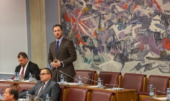 Milačić: Pozivam kolege većine na sastana o  spornom memorandumu sa partnerima DPS-a