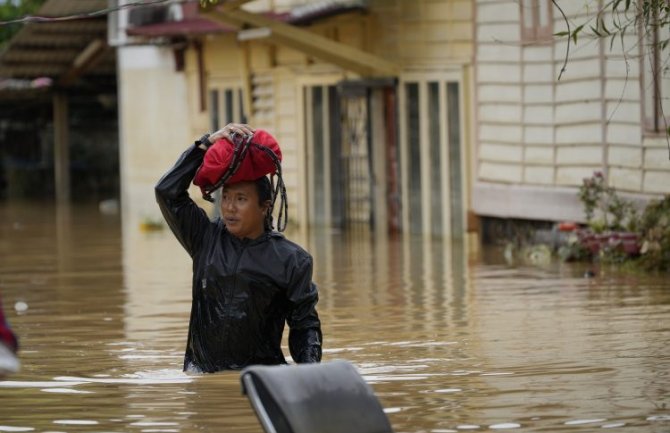 Velike poplave u Maleziji, evakuisano 22.000 ljudi