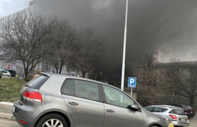 Požar u Kliničkom centru Srbije, 26 vatrogasaca gasilo požar