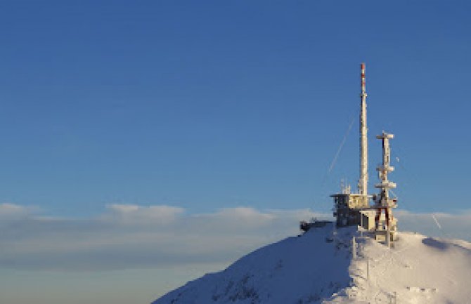 Zbog nevremena pao antenski stub na Bjelasici, problemi za emitere i operatore