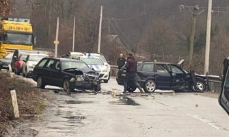 Težak udes u Bijelom Polju, troje povrijeđenih: Jedna osoba upućena na liječenje u KCCG