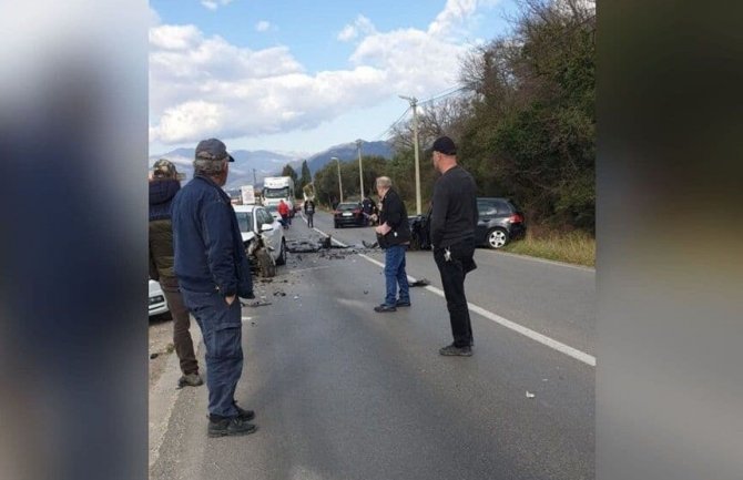 Lančani udes u Radanovićima, ima povrijeđenih