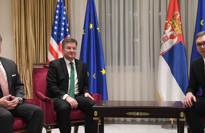 Vučić razgovarao sa Eskobarom i Lajčakom