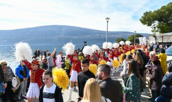 Hiljade posjetilaca na Fešti od mimoze, ribe i vina 53. Praznika mimoze