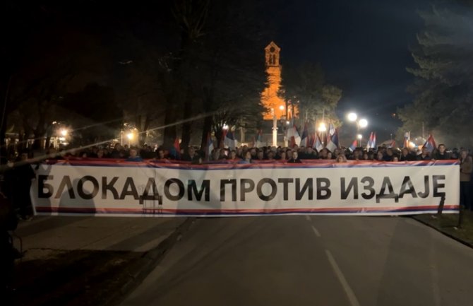 Blokade u više gradova Crne Gore: Došli smo na vlast olovkom i nećemo dozvoliti da se Đukanović vrati