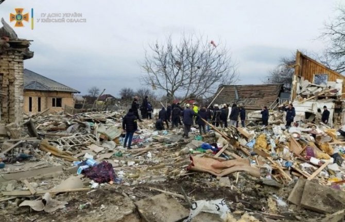 Nastavljeni sukobi u Ukrajini; Rusija obustavlja napada zbog evakuacije iz dva grada, projektili ciljaju i Kijev