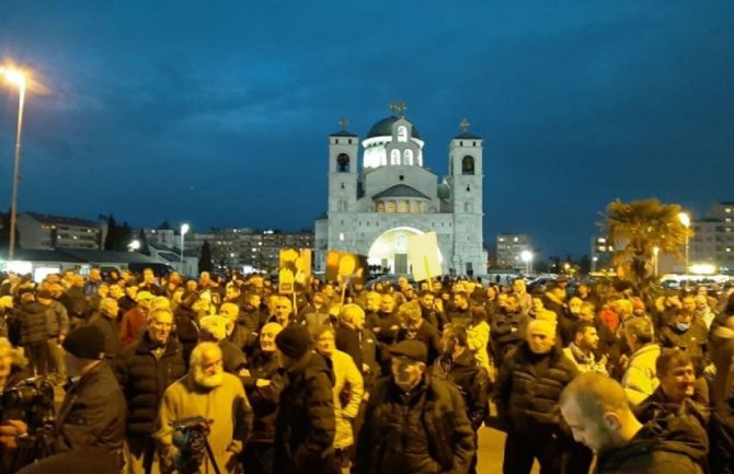 Protest u PG, Bečić: Mi smo pomiritelji, u nasilju znaju da djeluju samo obmanjivači